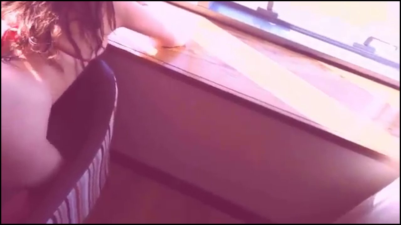 Mersinli kusursuz fizikli Seleni pencereden dışarı izlerken sikiyor. Şiddetle tavsiye ! - Türk İfşa Life Porno - Türk İfşa Porno İzle video
