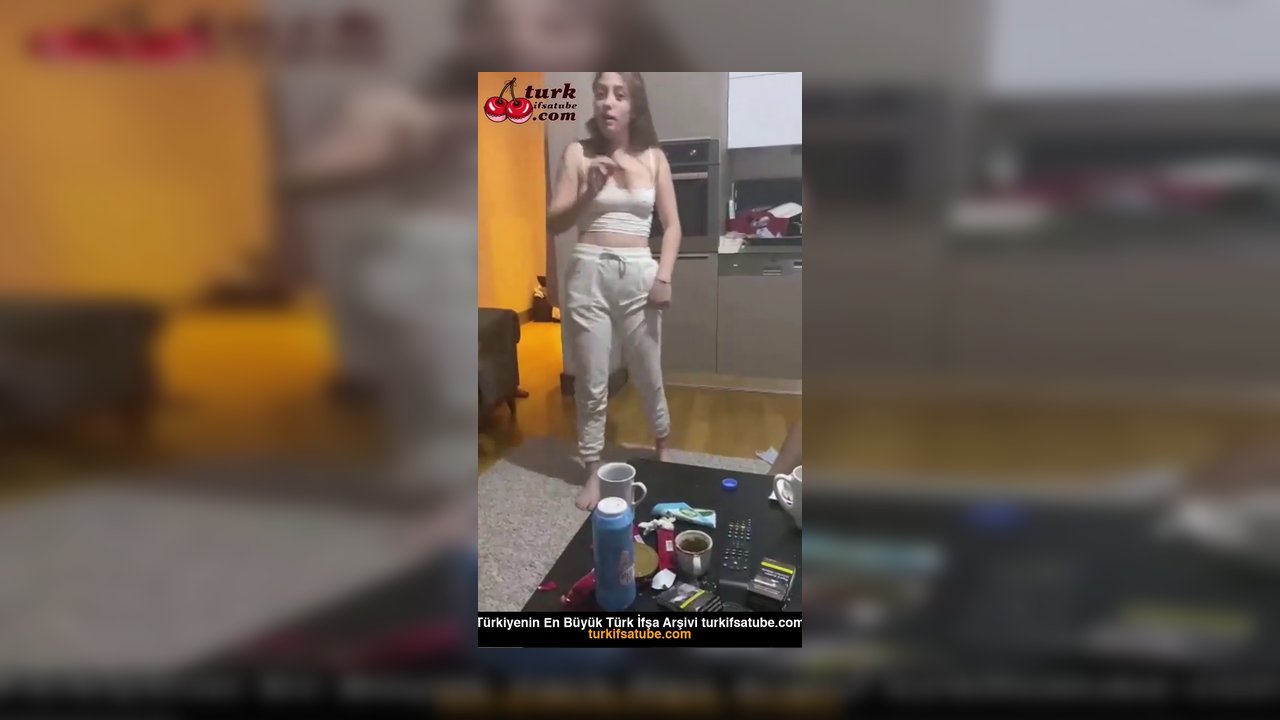 Horoz Dövüşü yapıyorlar sanırım - Video İzle
