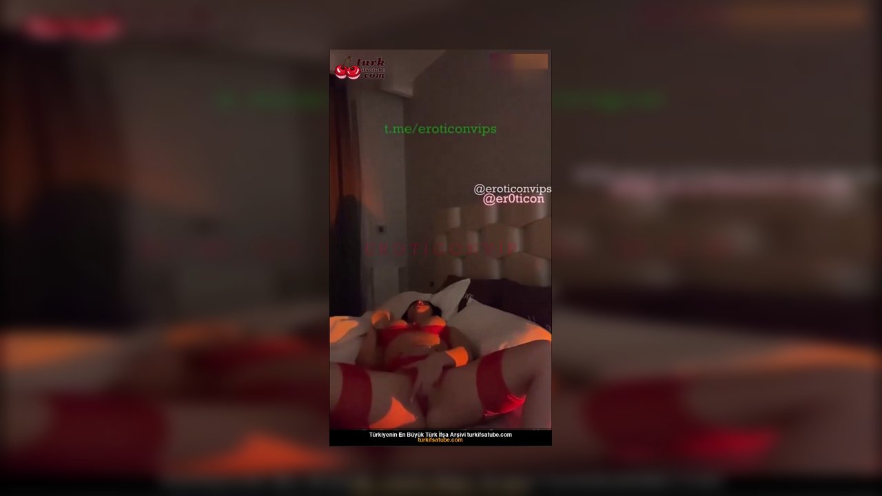 Berfe Ece Talin ifşa Kırmızı Jartiyerli dildo mastürbasyon - Video İzle.mp4