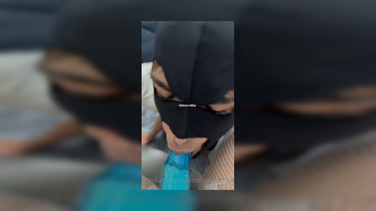 Begging me for strapon - Video İzle.mp4
