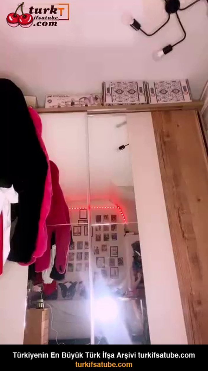Simge Kalender ifşa kankasıyla - Video İzle