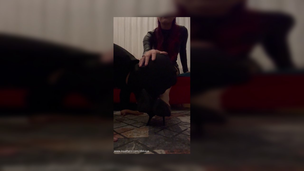 Stiletto licking
