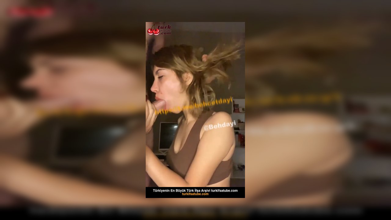 Canlı Sakso Malena kalın yarrağı bulunca yayında yaladı - Video İzle