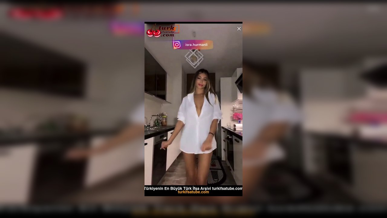 Isra ifşa beyaz gömleğiyle