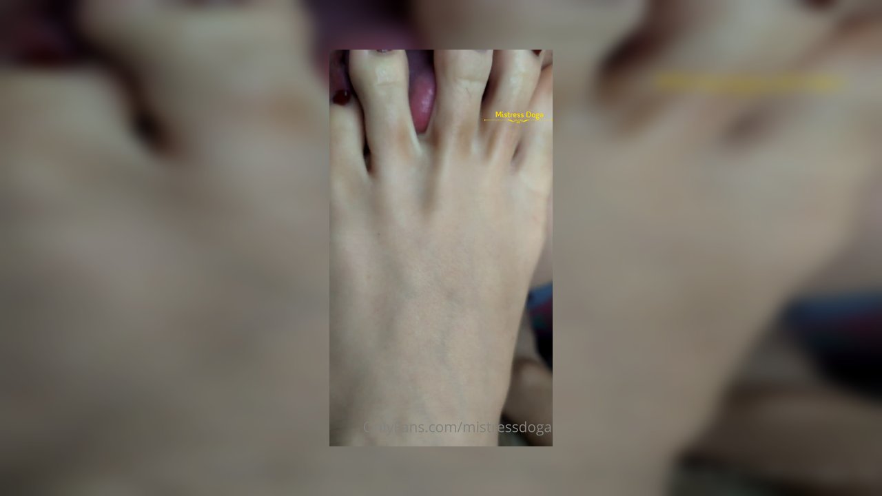Çıplak ayaklarımı tatlı tatlı yalamanı isteyeceğim