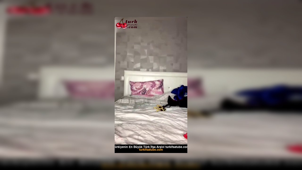 Türbanlı ifşa Zehra Olaycı dildosunu yalayıp amına soktu - Video İzle.mp4