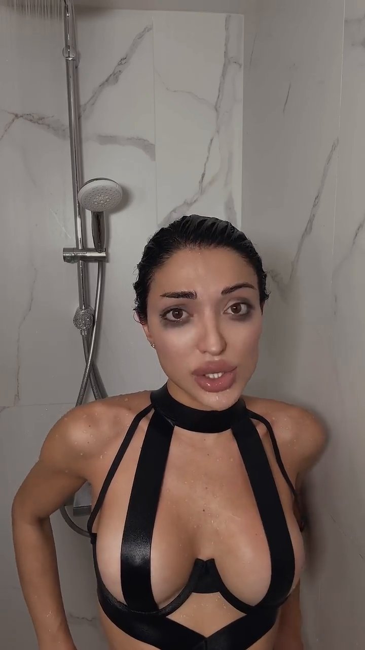 leylacoach bu civarların en iyi fiziği onlyfans videoları part 3 - Video İzle