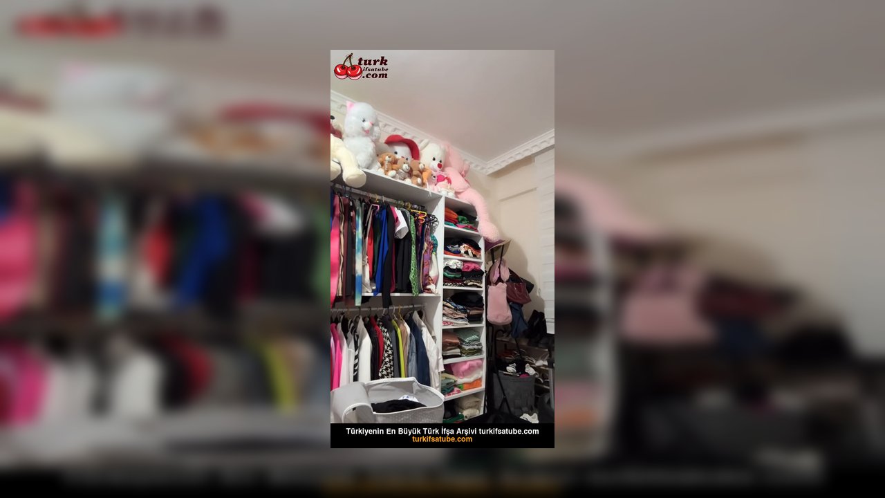 Ecrin Dilek Gökçe ifşa yeni eteğiyle dans etti - Video İzle