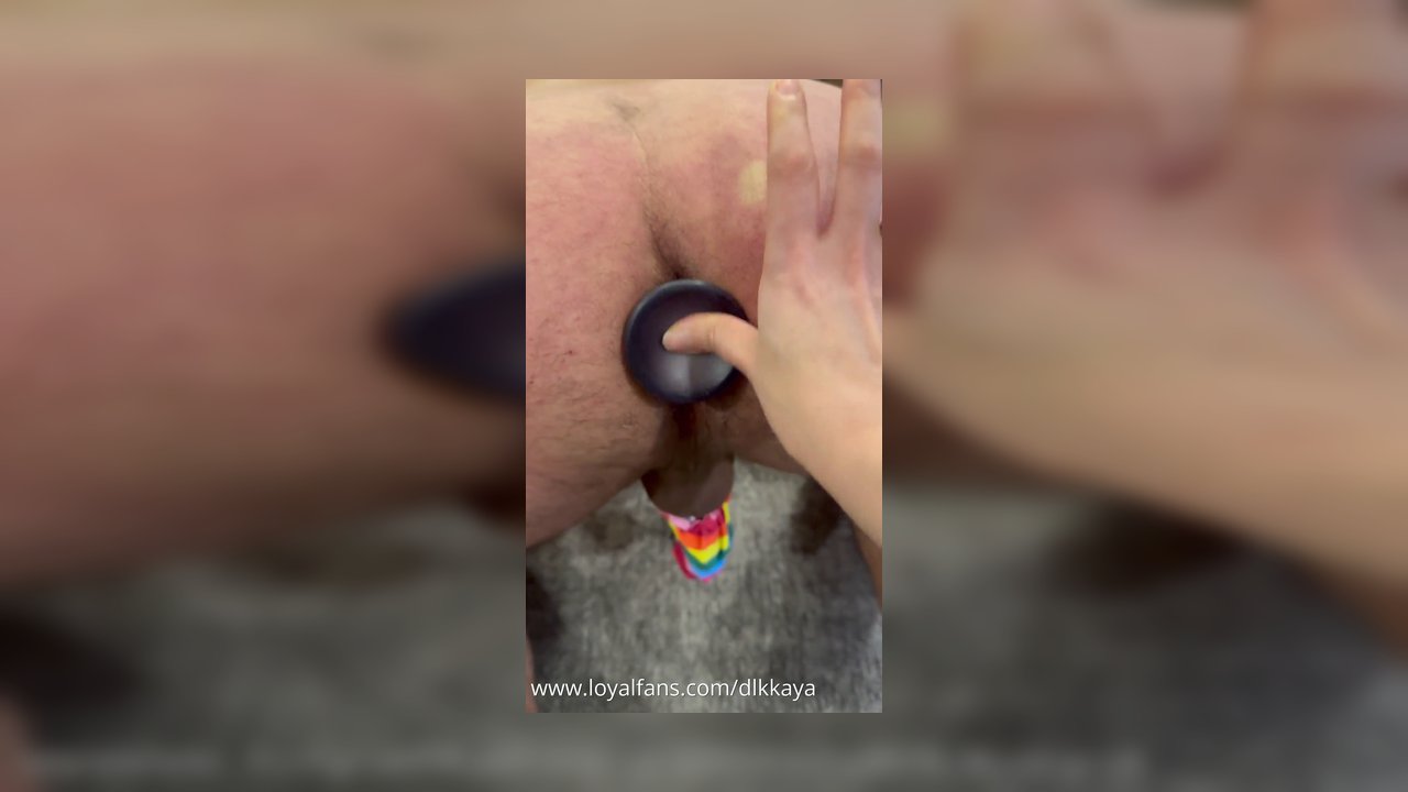 Deneme boy straponlardan büyük strapona göt deliği açma - Video İzle
