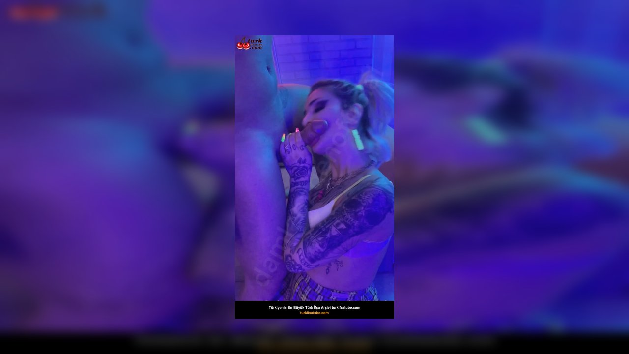 Yerli Porno Damla özden sakso çekip koltukta kucağa geldi - Video İzle