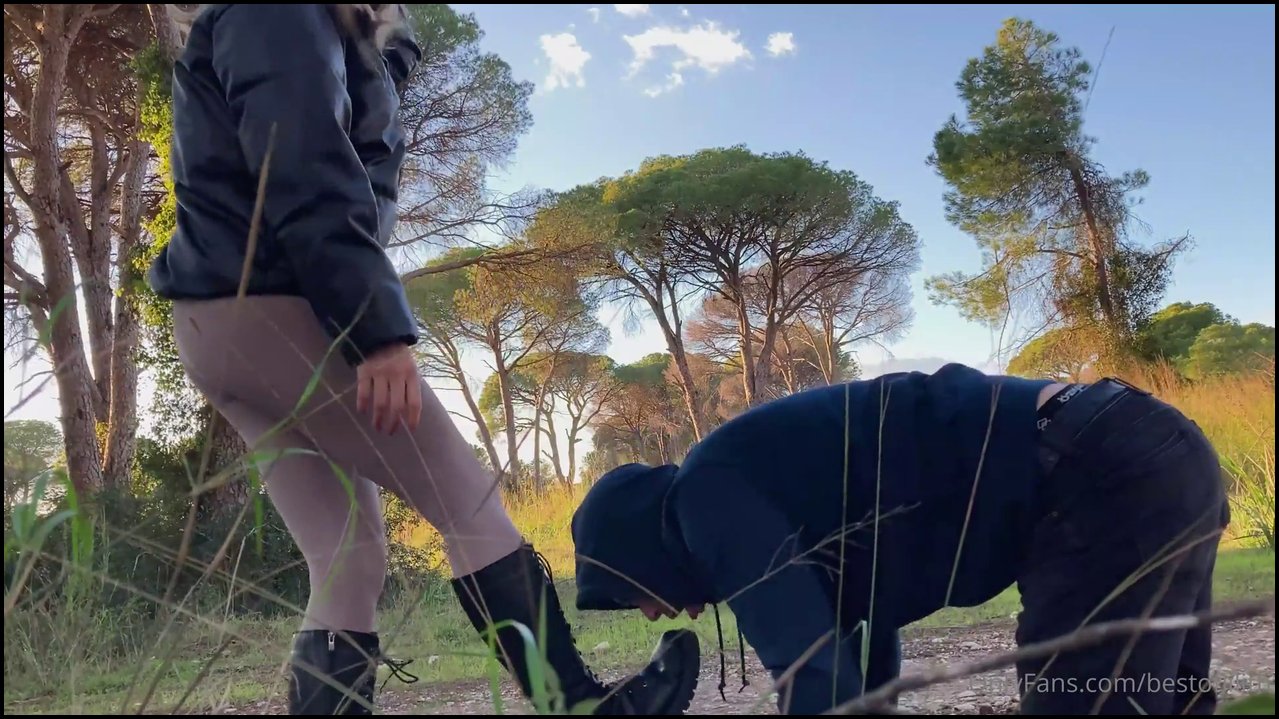 Public Session – Foot Slave 2 - Video İzle