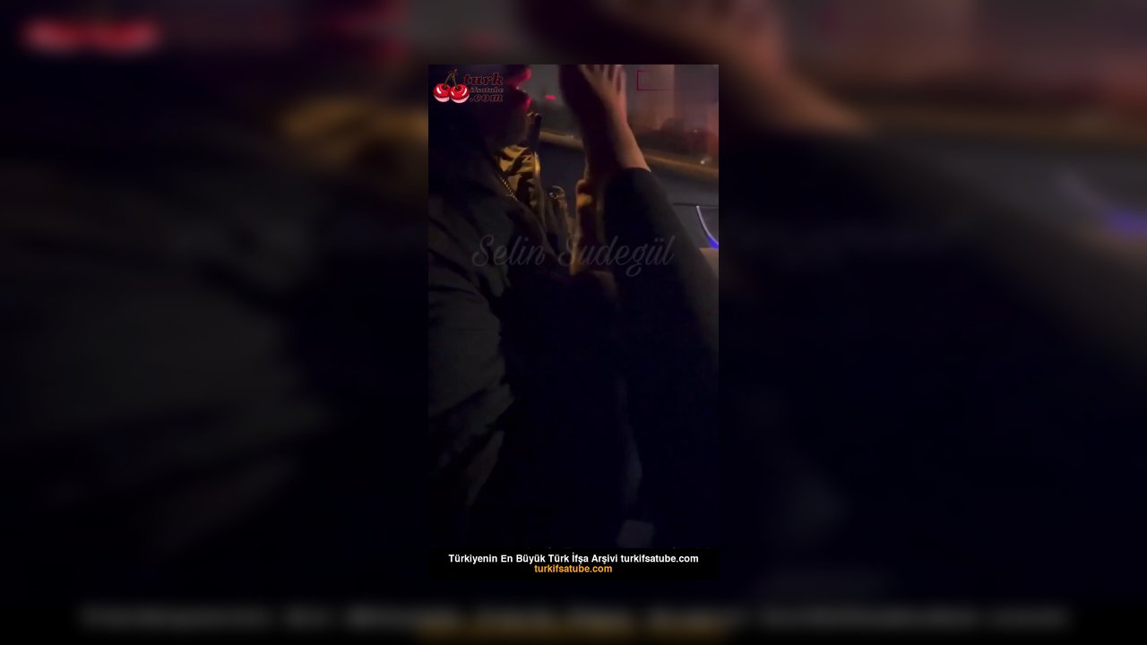 Ayak Fetiş Araba süren manitanın ağzına parmaklarını soktu - Video İzle.mp4