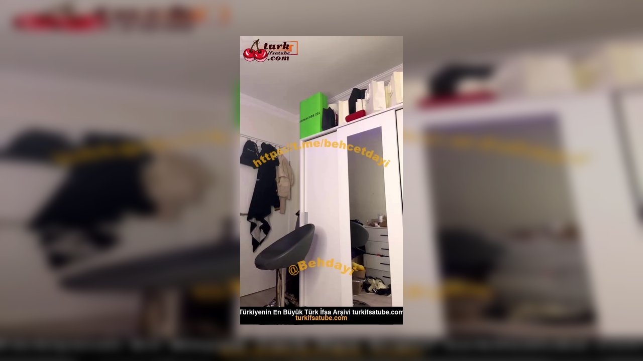 Elanur Ayan ifşa nude maviler içinde - Video İzle