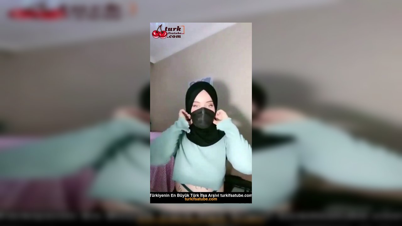 Türbanlı Boncuk ifşa Liseli Eteğiyle - Video İzle