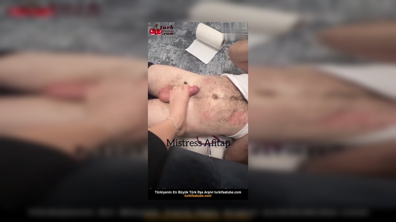 Bir ayağıyla 31 çekip diğerini yalattı