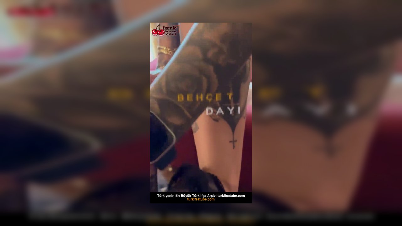 Leopar desenli iç çamaşırıyla sikilmeye gelmiş Yağmur Şimşek - Video İzle