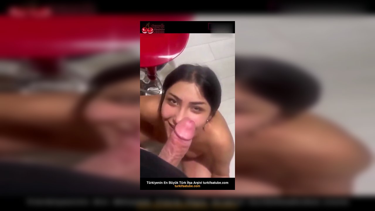 Esmer hatuna kolum gibi yarrağını sundu - Video İzle
