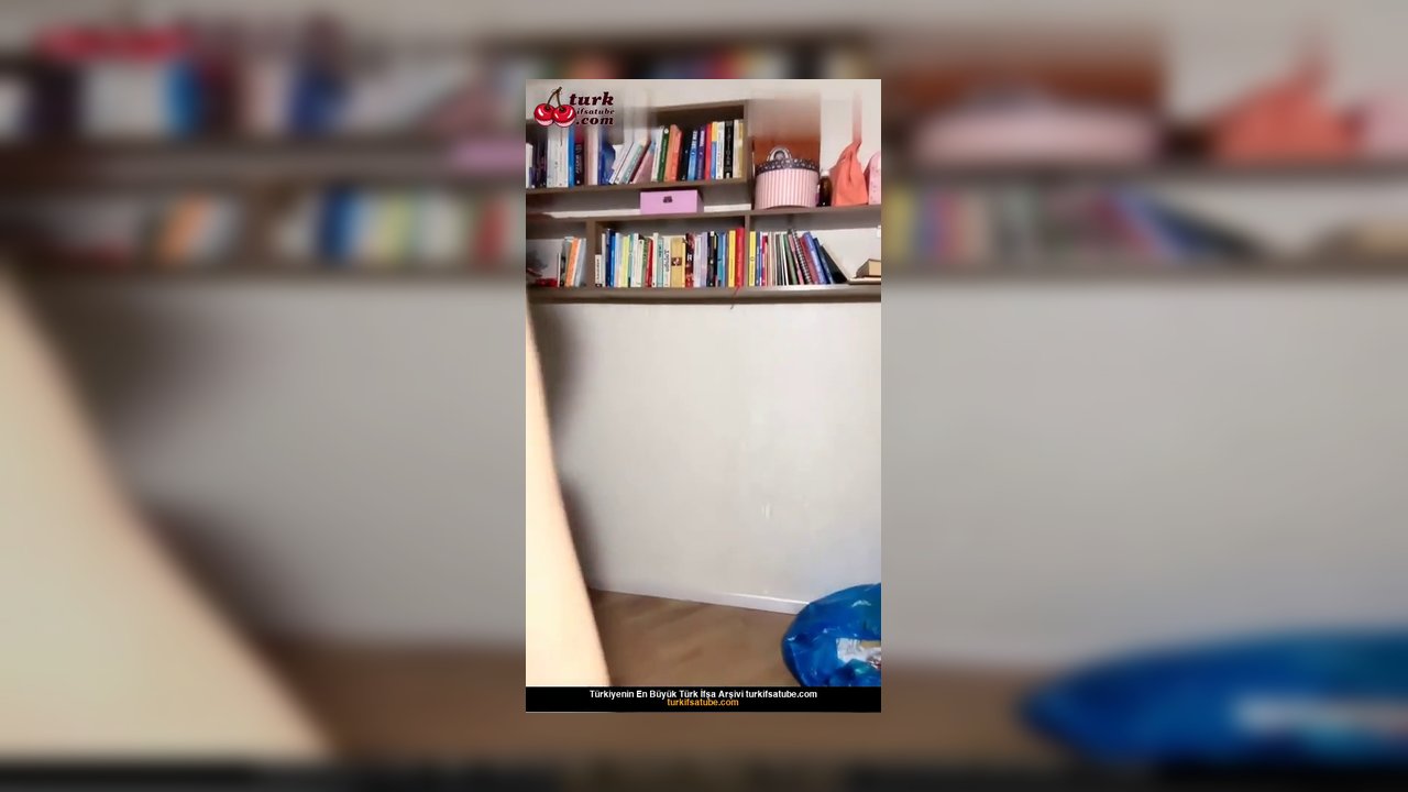 Tango Laura ifşa Sexy hatun iç çamaşırlı yayın yaptı - Video İzle
