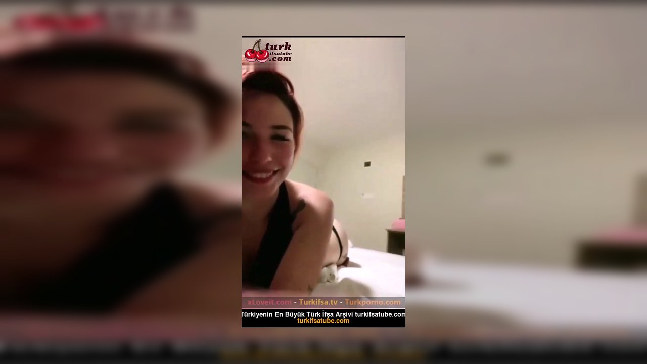 Laliberta ifşa Yanındaki lavuk kıskanıp amını kapadı - Video İzle.mp4