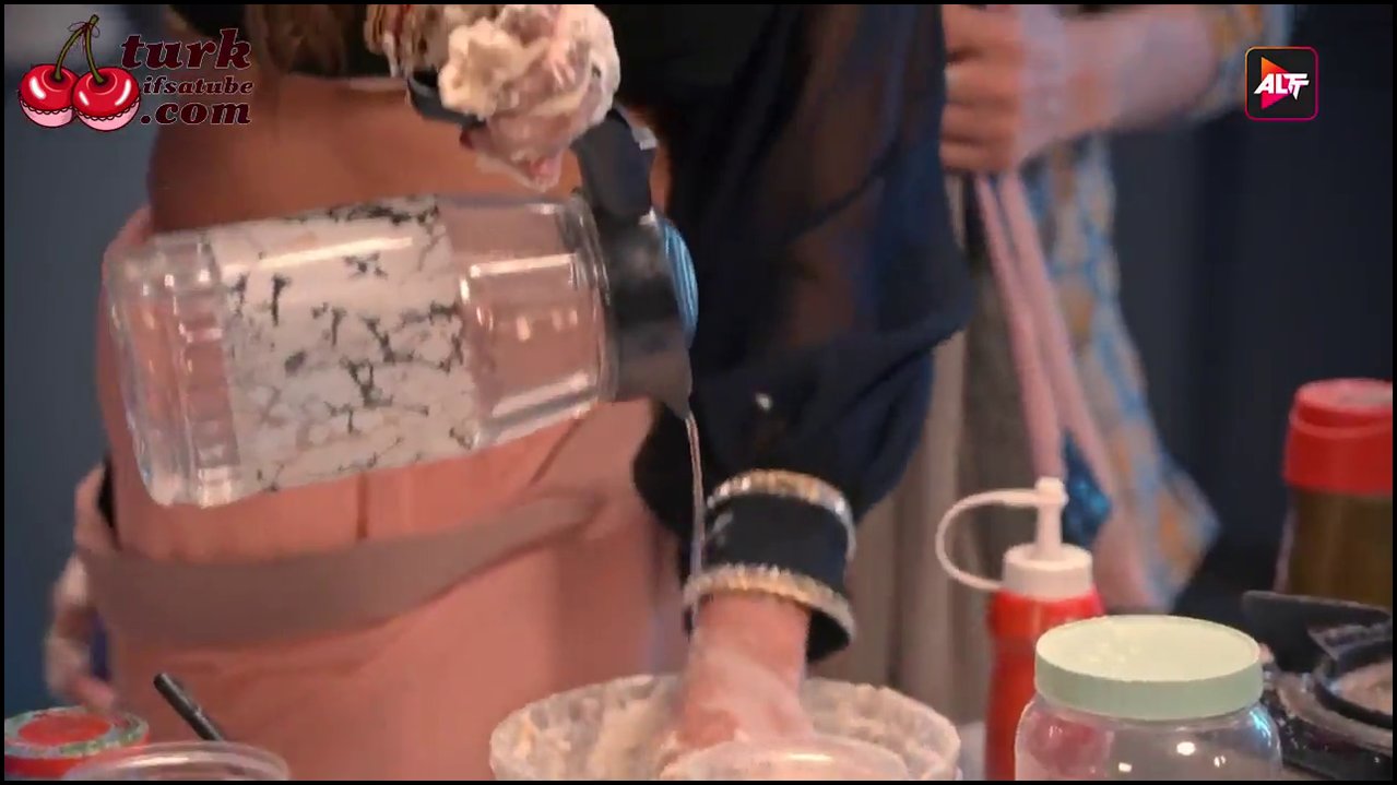 Utha Patak Sezon 3 Hint Pornosu Bhabhi'nin Bütük memesi ve Büyük Götü Sakso Türkçe Altyazılı