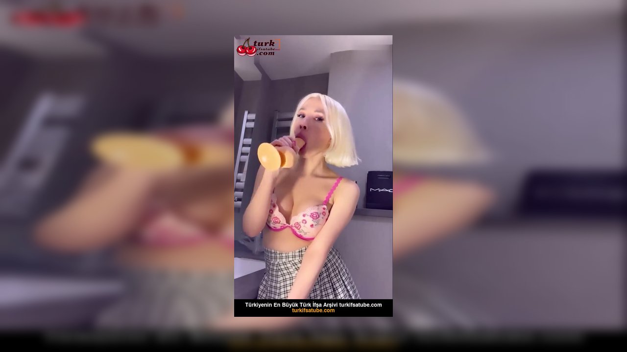 Ece Taşpınar ifşa Yarrak bulamayınca dildoya sakso - Video İzle.mp4