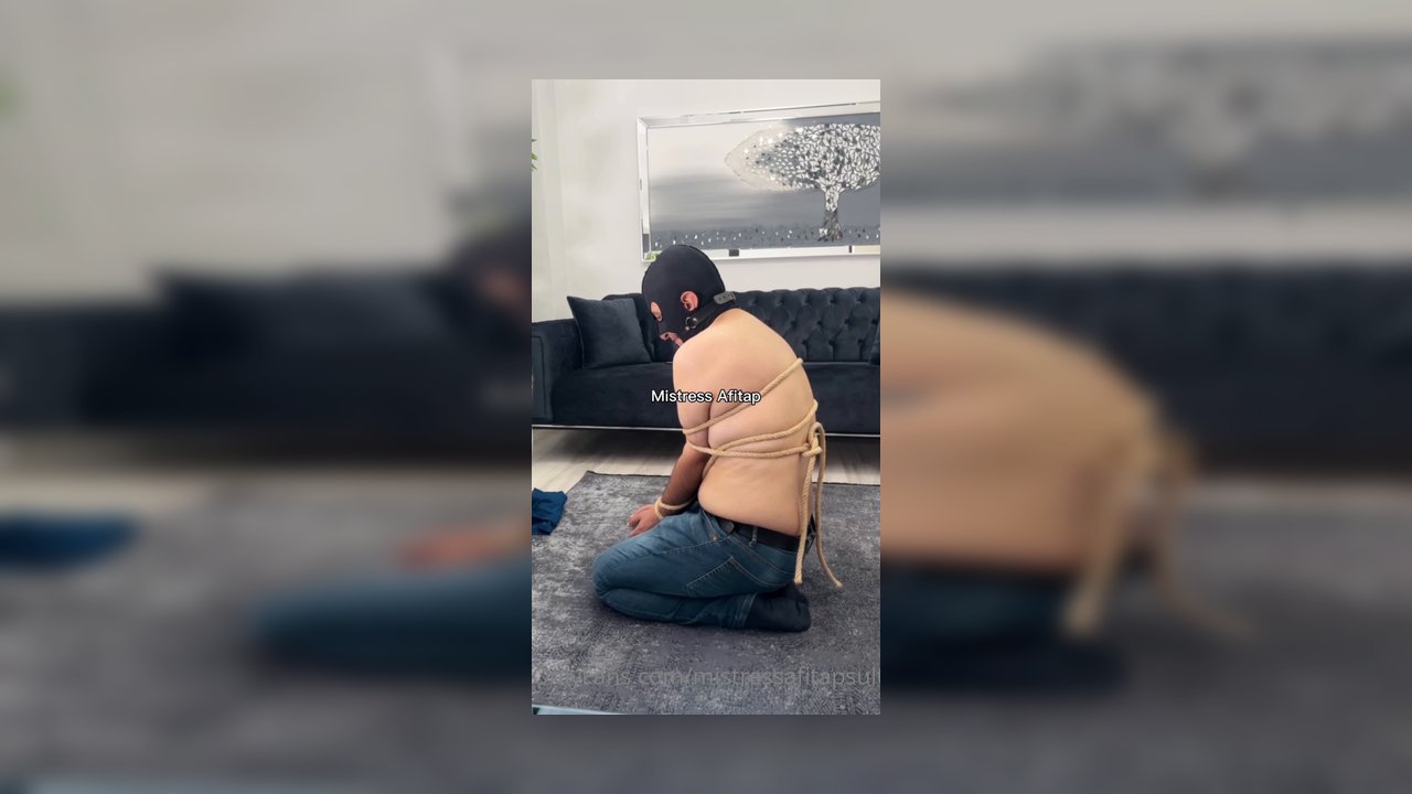 Sohbette yaptığın terbiyesizliğin elbette bir bedeli olmalıydı - Video İzle