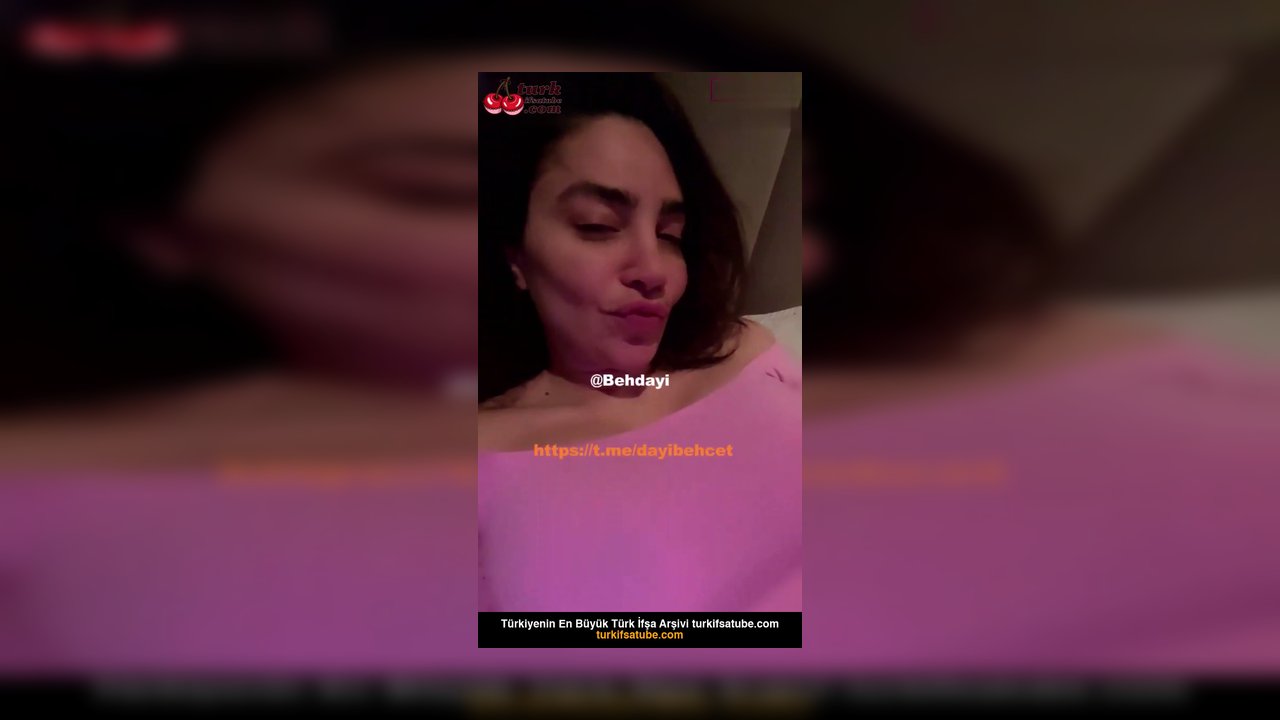 Serpil Cansız ifşa Çiçekli külotundan amcık okşadı - Video İzle