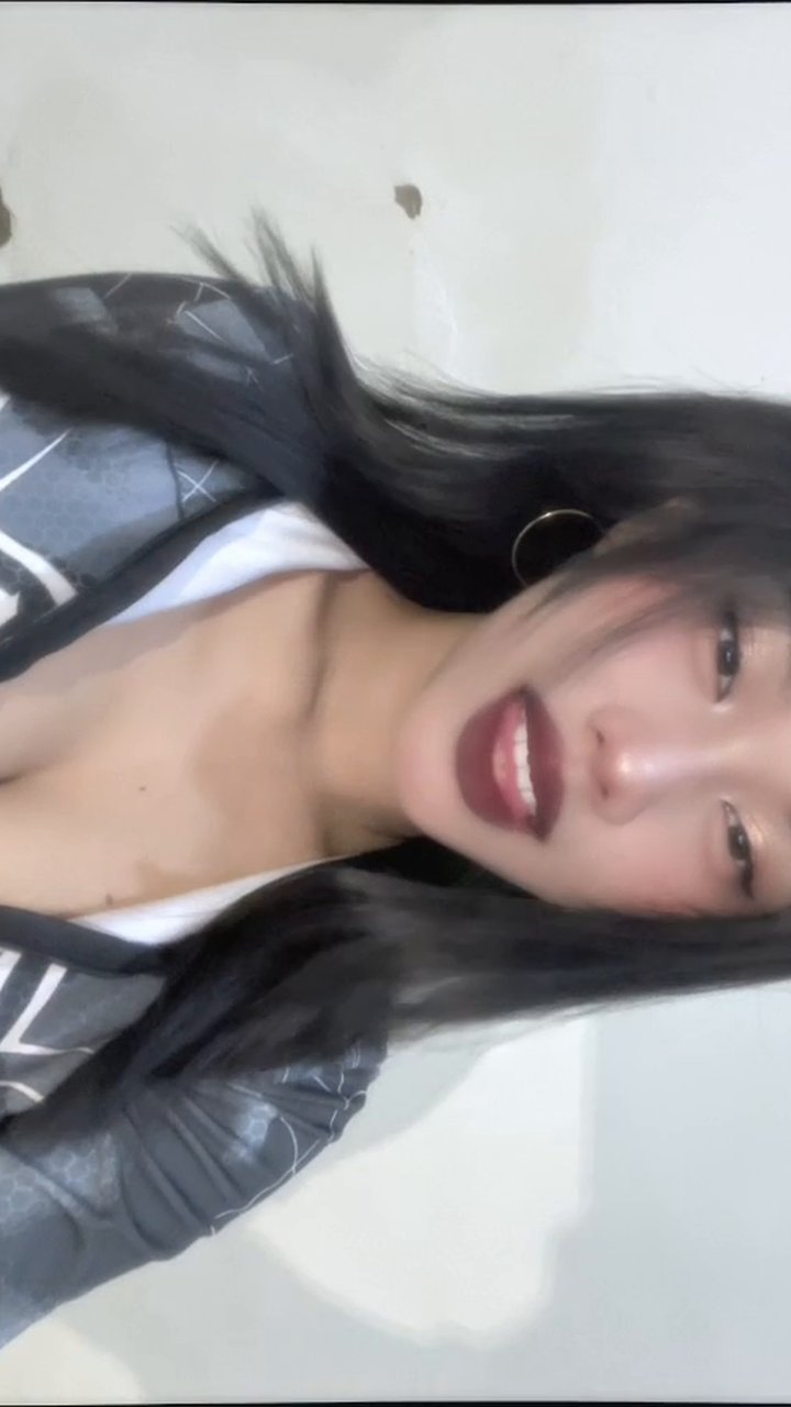 GtbsCFGX5b-DcG1KB7fnO.mp4