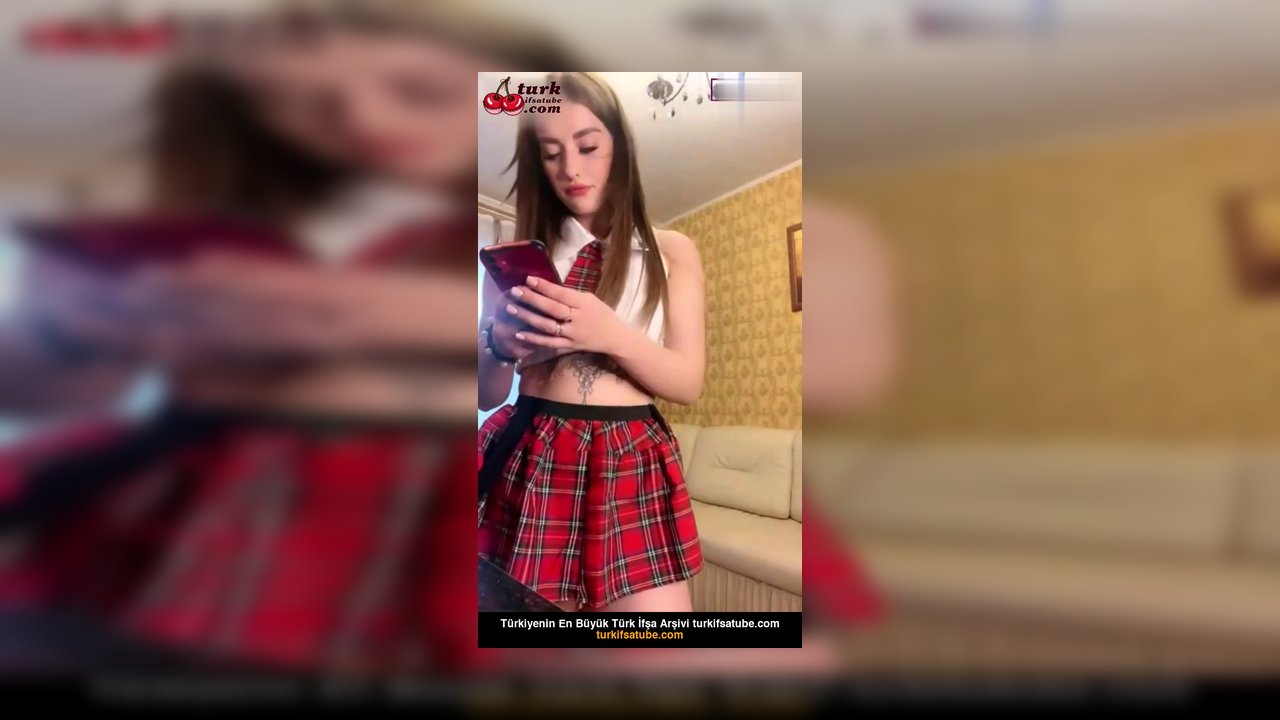 Tango Kivi ifşa Kolejli kıyafetiyle canlı yayın yaptı - Video İzle.mp4