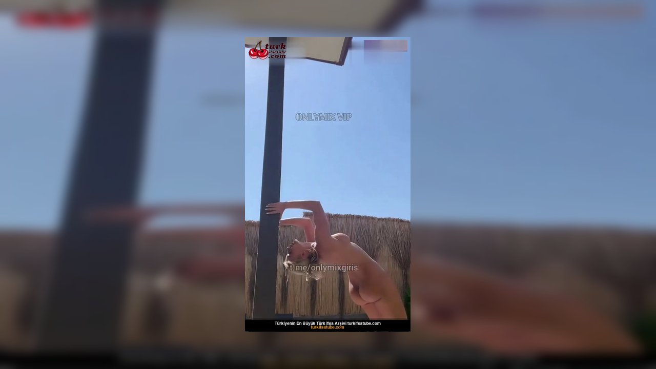 Berfe Ece Talin ifşa Çırıl çıplak sabah yogası yaptı - Video İzle.mp4