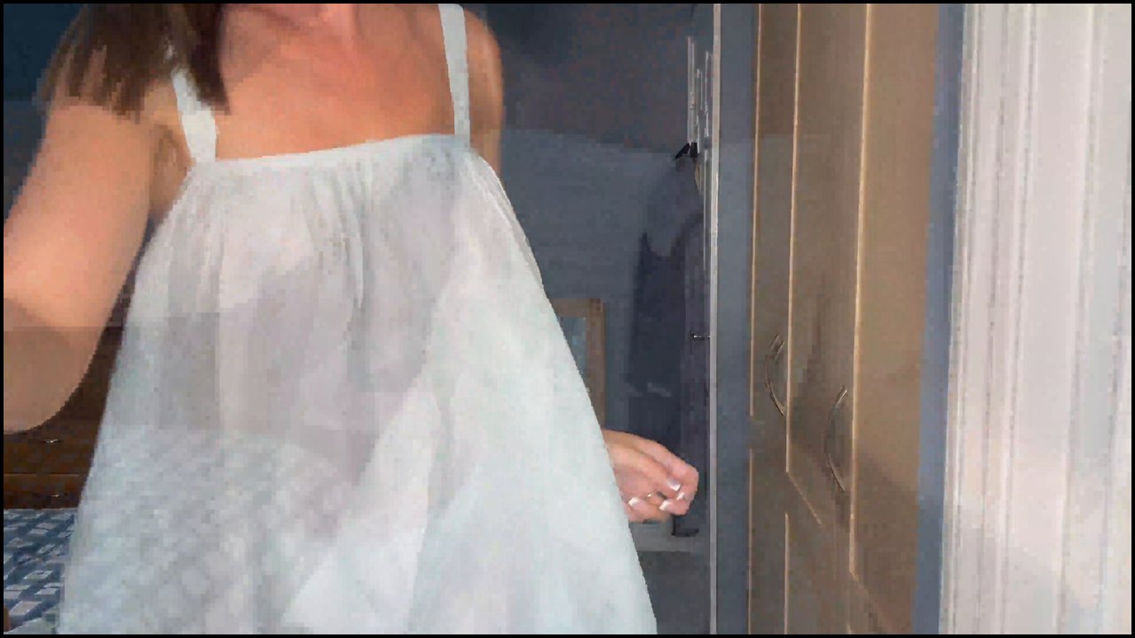 Hannah (It’s Hannah) Patreon ifşa - etek denemesi (Türkçe Altyazılı)