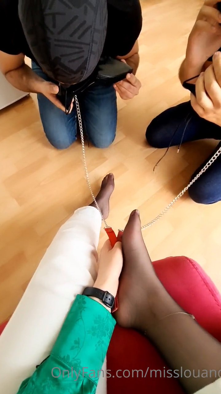 Veee eziklerim ayağımın altındaaa - Video İzle