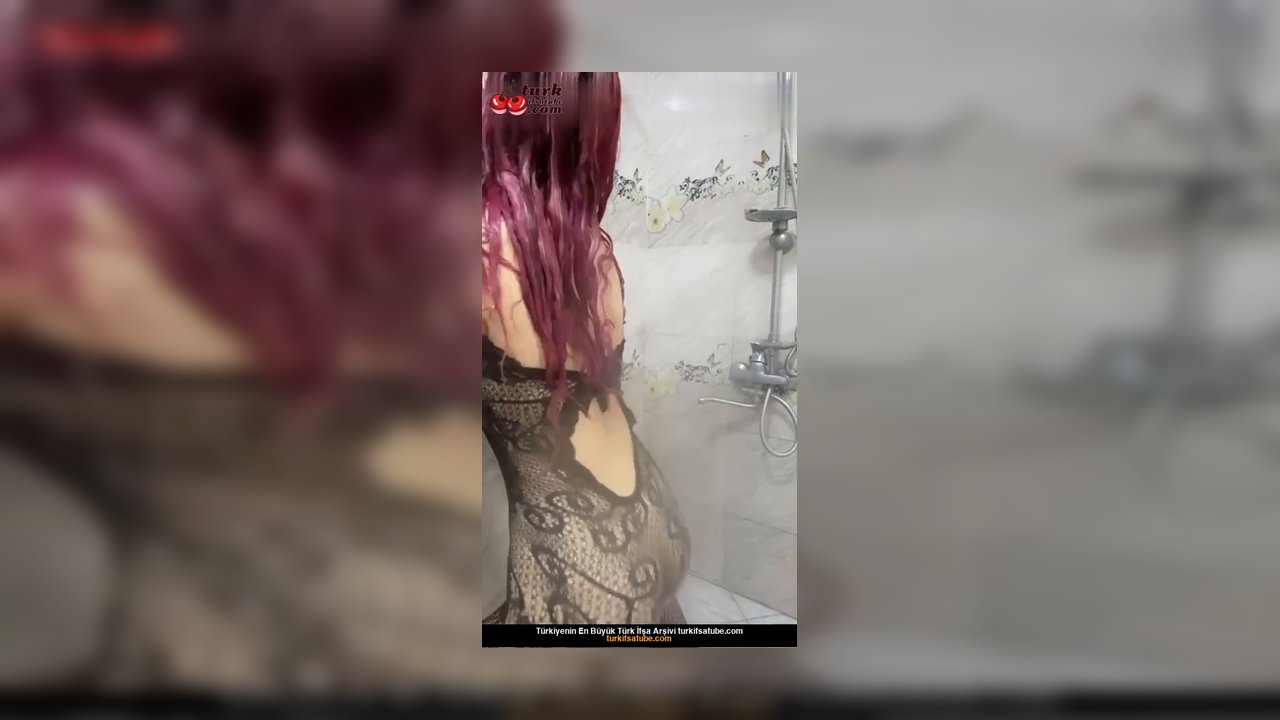 Tango irem ifşa sex kıyafetiyle suyun altına girdi - Video İzle