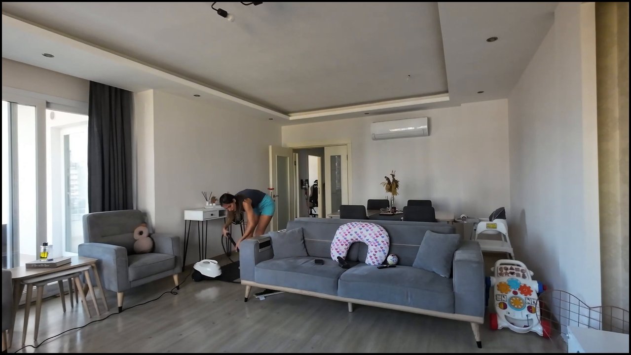 Berkuşumla Salon Temizliği Part 2 1 - Video İzle
