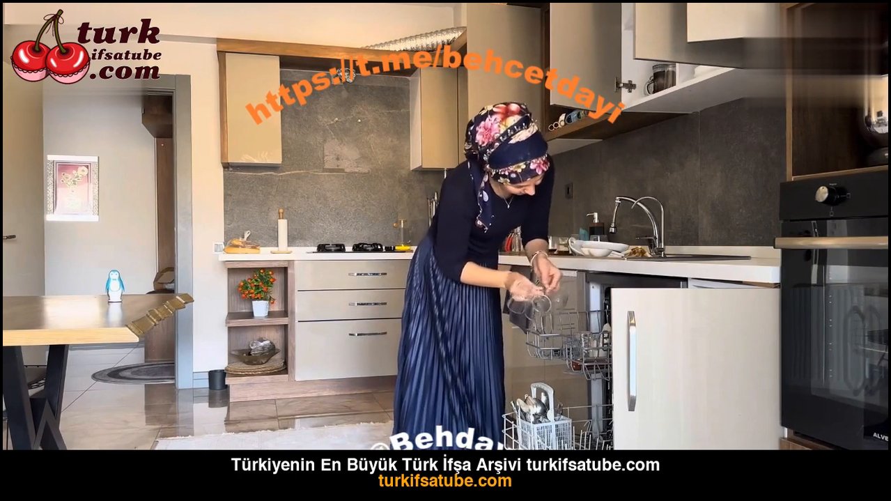Fatma ile her telden ifşa Yatak odasını toplayıp mutfağa girişti - Video İzle.mp4