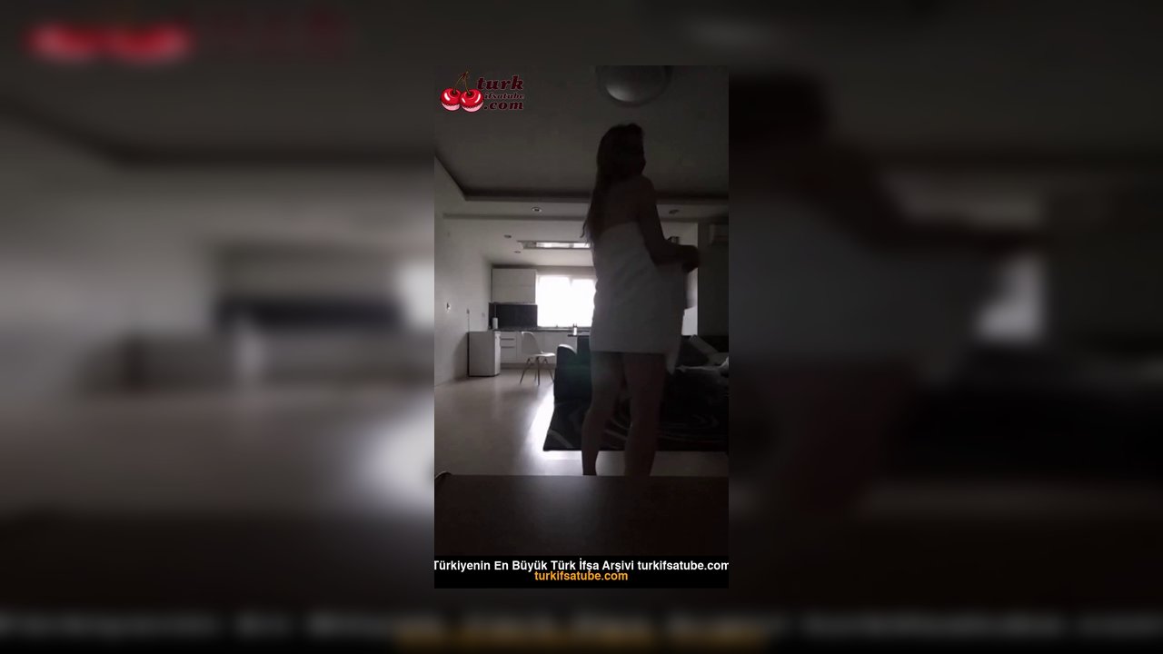 Kübra Sarı ifşa kalça show - Video İzle