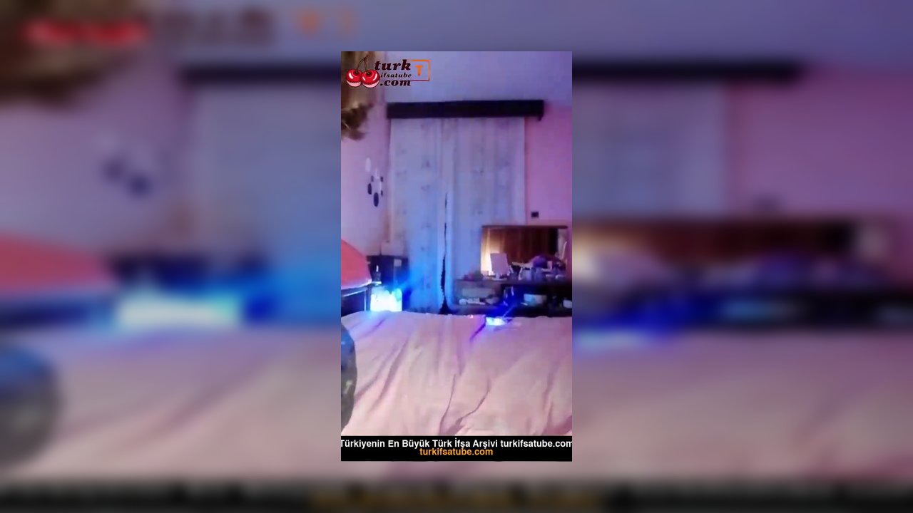 Tango Duru ifşa Deri elbisesiyle - Video İzle