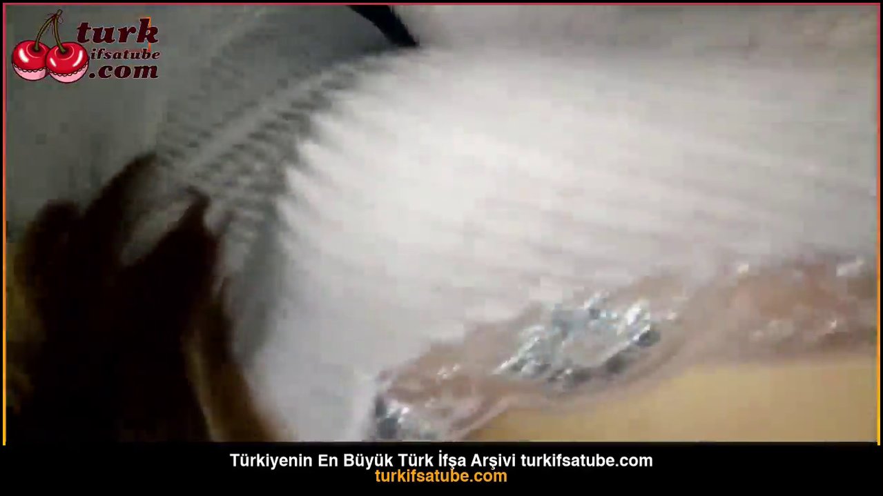 iki adama tutkuyla bağlı hatun