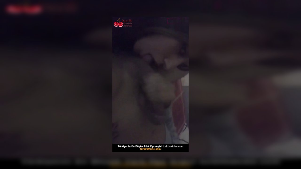 Genç Porno 31 çekerken sevgilisine taşaklarını yalattı