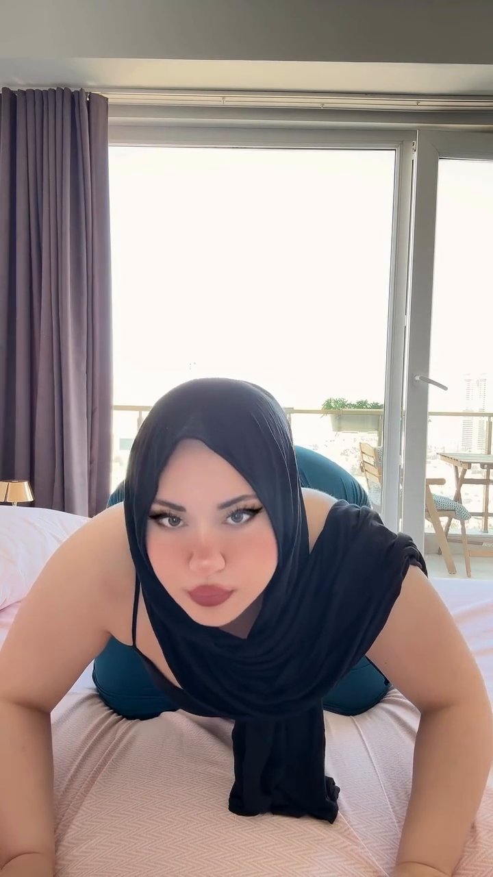 Hazal Kılınç Başörtülü Kaşarın Onlyfans videoları 19.06.2025 part 1 - Video İzle