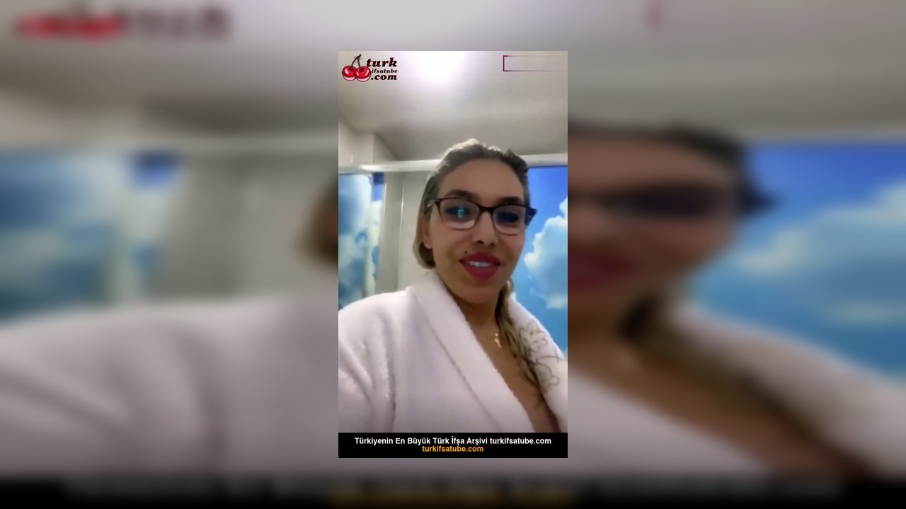 Tango Hera Lady ifşa Duşunu alıp bornozla çıktı