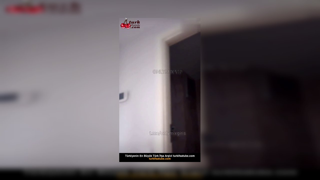 Nupelda ifşa Prezervatifli dildoyu götüne soktu - Video İzle.mp4