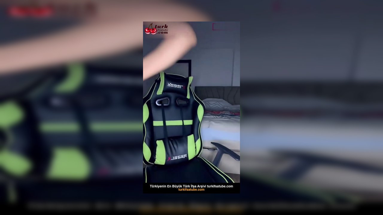 Tango Ceyda ifşa Sexy kız nude yayın yapıp dışarı çıktı - Video İzle