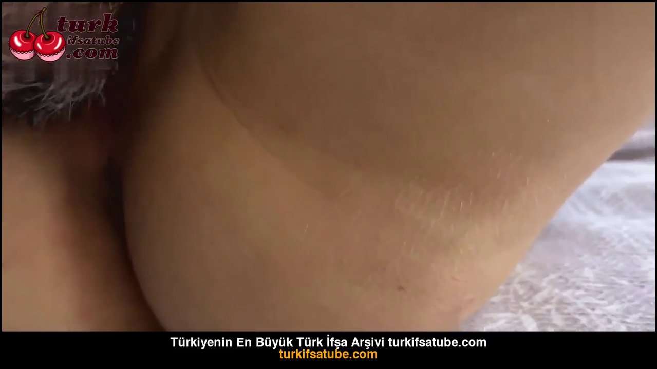 Uzunca amcığını yalayıp sikti kadını - Video İzle