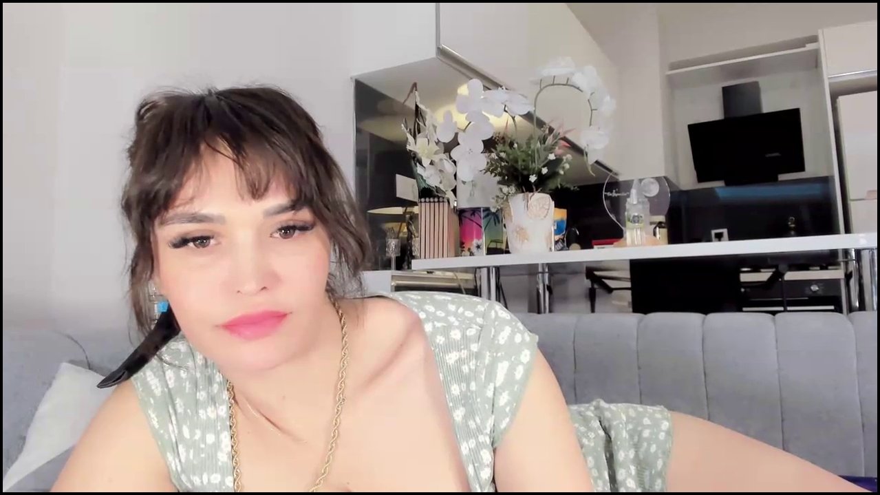 Fotomodel Zeynep StripChat ifşa videoları part 2 - Video İzle