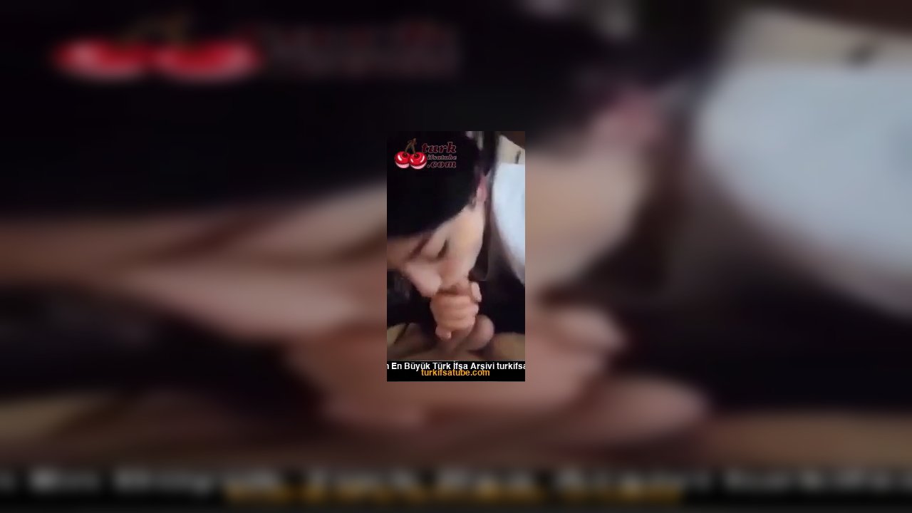 Türk Lolita kız sakso çekiyor