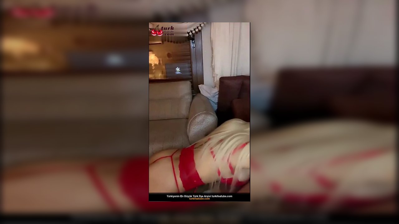 Sevgilisini canlı yayında saksoyla boşaltıyor Tango Alev Alev