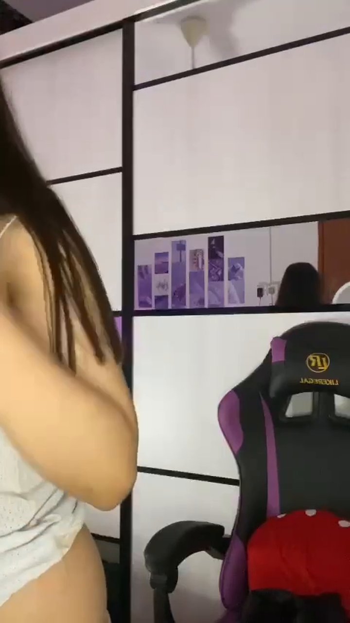 ZwKmvIXbjr-cf6Xo13D98.mp4