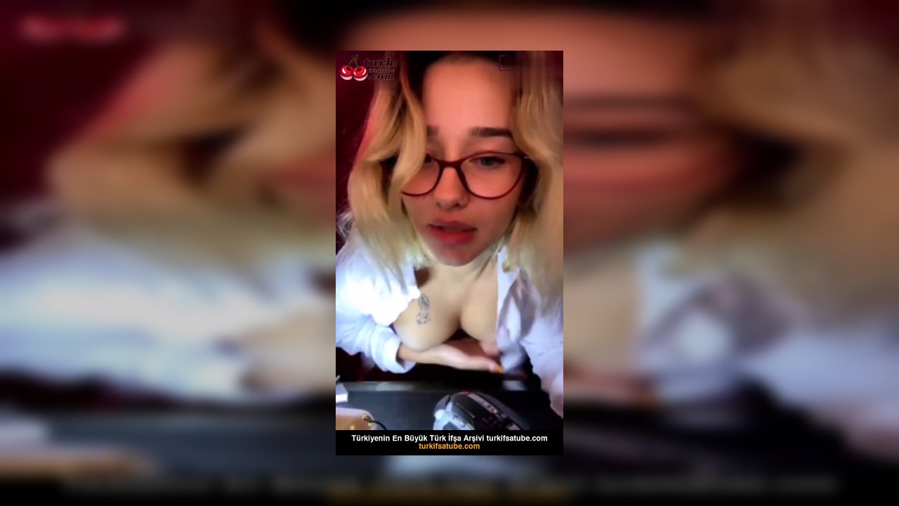 Naz Elbir ifşa Manitanın yanında memeler açık yayın yaptı - Video İzle