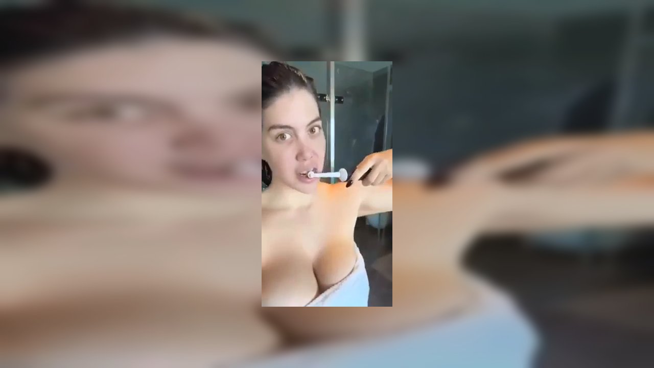 Wanda Nara Çeşitli erotik videoları ve saksosu part 6 - Video İzle